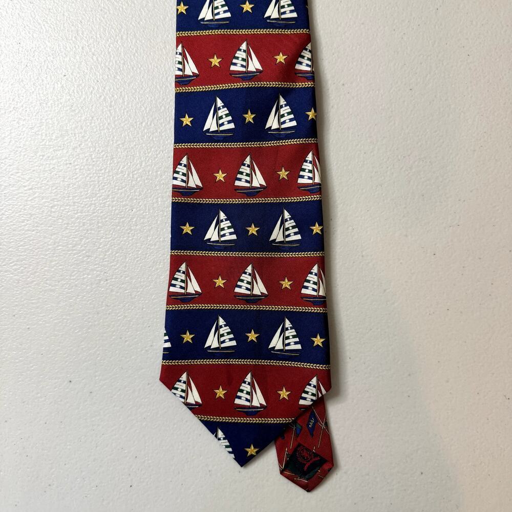 Vintage Tommy Hilfiger Men's Necktie Tie Silk Sailboats Nautical Red and Navy - Picture 4 of 4